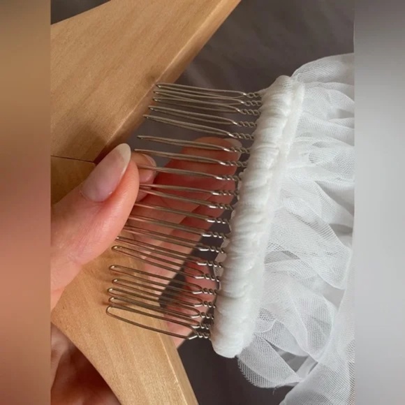 Designer Ivory Cathedral Wedding Veil - Picture 6 of 7